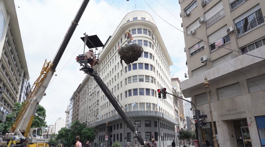 AirPods – Quiet The Noise